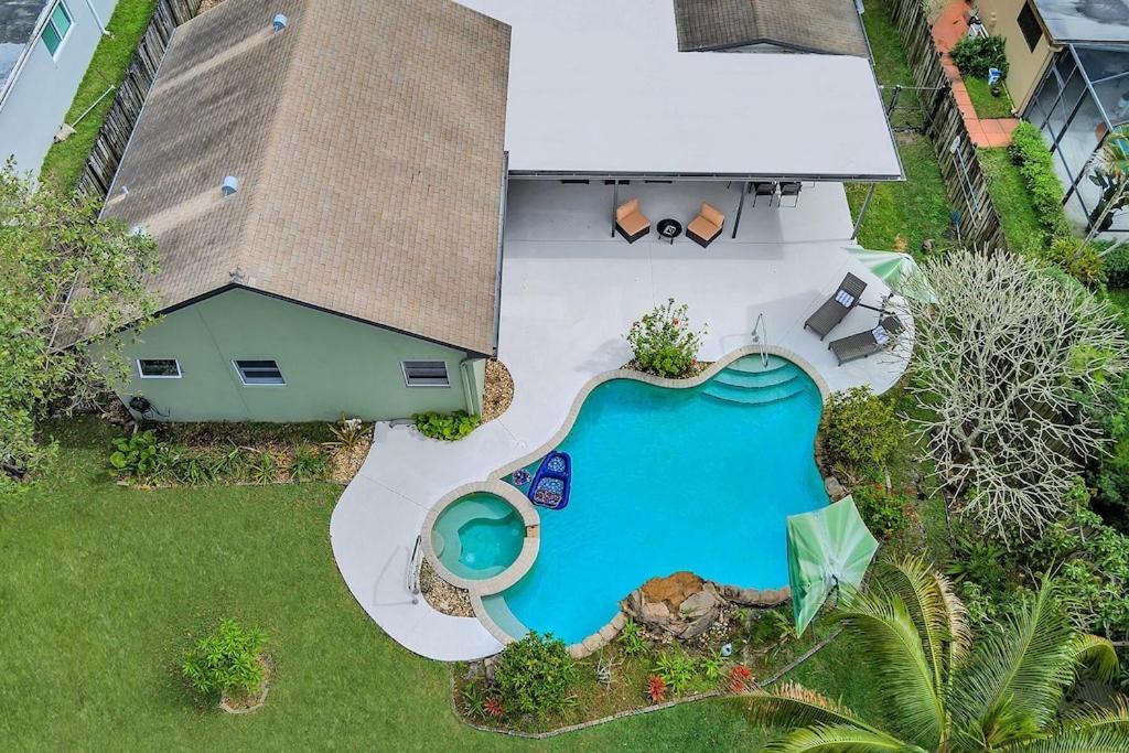Pool Heat I Firepit And Bbq I 75"Tv I Foosball I 581Mbps Cooper City Exterior photo